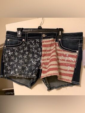 Patriotic shorts size 18